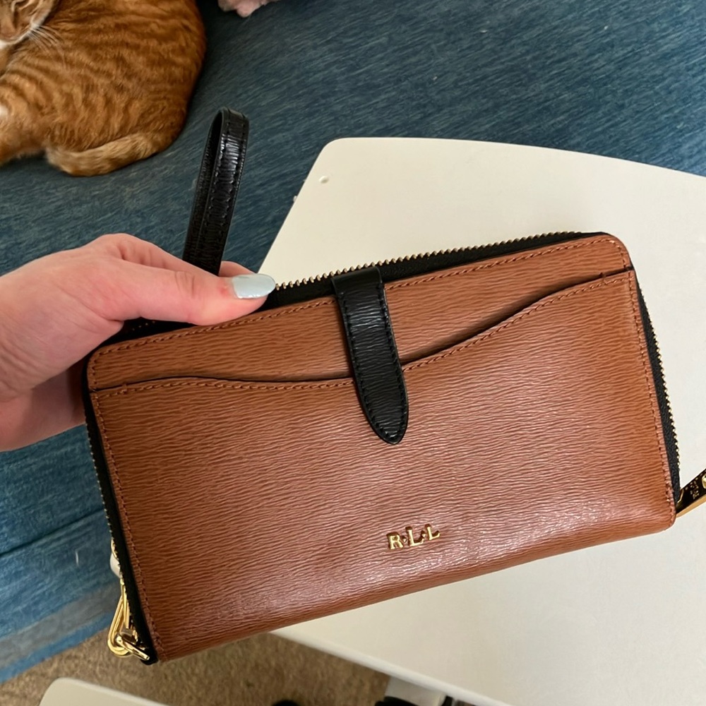 clutch wallet with lots of card holders and cash storage